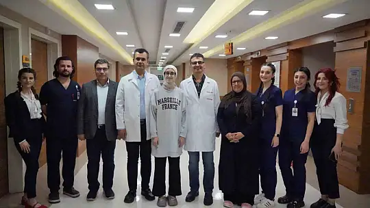 4 yıldır yemek yiyemeyen 15 yaşındaki kız sağlığına kavuştu