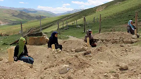 5 kişinin öldürüldüğü olayda korkunç detay: Atlar kavga etti, sahipleri birbirini vurdu