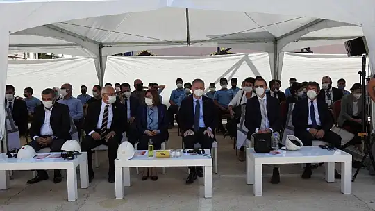 555 okul enerji ihtiyacını kendi karşılayacak