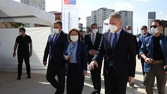 555 okul enerji ihtiyacını kendi karşılayacak