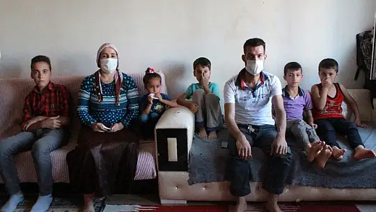 6 çocuklu aile 7 yıldır lağım suyu basan evde yaşıyor
