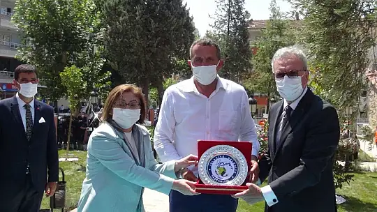 61 yıllık cezaevi halk kütüphanesi oldu