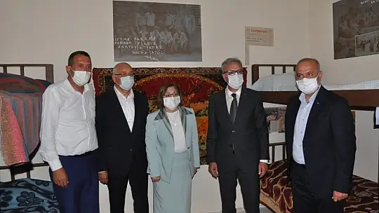 61 yıllık cezaevi halk kütüphanesi oldu