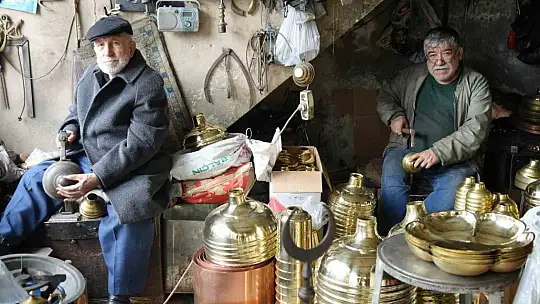 77 yıldır Türkiye'nin minberi ve minarelerini süslüyor