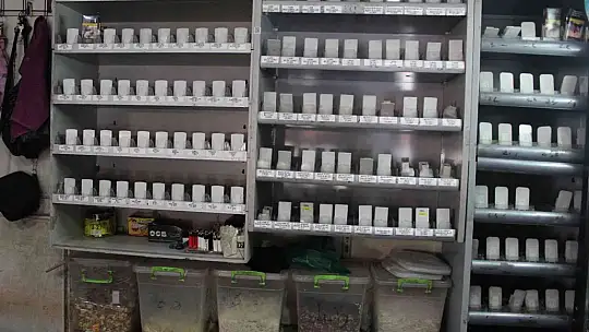 8 dakikada 25 bin liralık sigarayı böyle çaldı