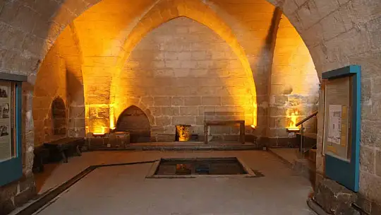 800 yıllık tarihi kastellere turistlerden yoğun ilgi