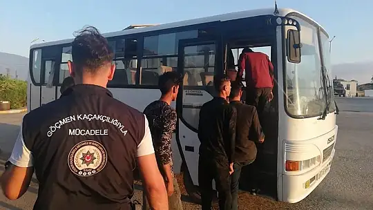 81 ildeki huzur operasyonunda 788 düzensiz göçmen yakalandı