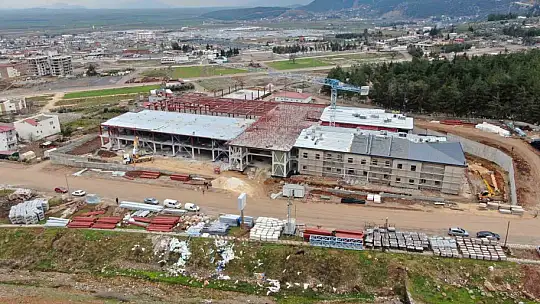 9 şiddetine dayanıklı çelikten yapılan hastane, Mart ayının sonunda teslim edilecek