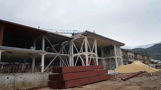 9 şiddetine dayanıklı çelikten yapılan hastane, Mart ayının sonunda teslim edilecek