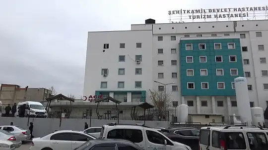 Acil girişine bırakılan çanta bomba paniğine yol açtı