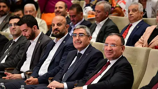 Adalet Bakanı Bekir Bozdağ: 'Kılıçdaroğlu köstebek bürokratlarıyla kapkaç siyaseti yapıyor'