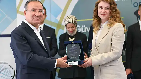 Adalet Bakanı Bozdağ: 'Yargıda yapay zeka kullanımı çalışması yürütüyoruz'