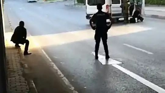 Adliye kavşağında şüpheli paket paniği