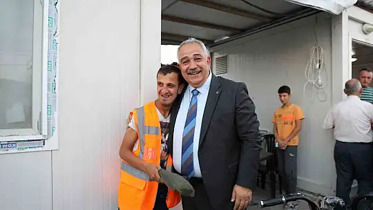 AK Parti Gaziantep'ten örnek kutlama-vefa programı