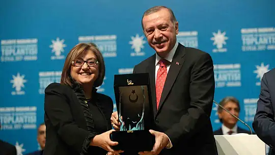 AK Parti'nin Gaziantep adayı Fatma Şahin