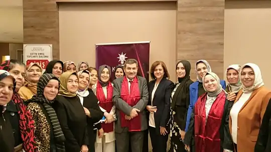 Ak Partili kadınlar siyaset akademisinde buluştu