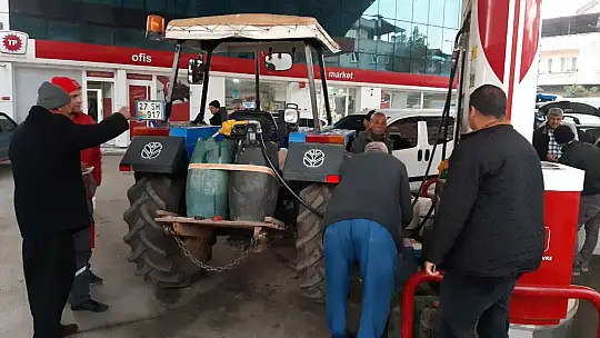 Akaryakıt istasyonlarında çiftçi yoğunluğu