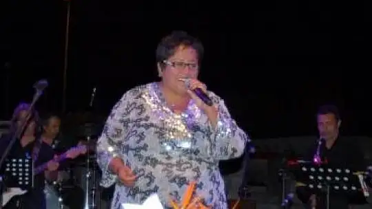 Akrep Nalan evinde ölü bulundu