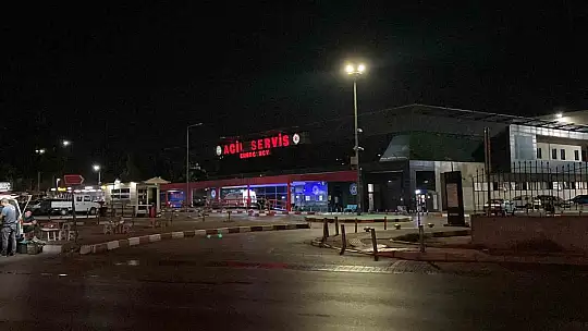 Gaziantep'ten İzmir'e gidip husumetlisini bıçakla ağır yaraladı