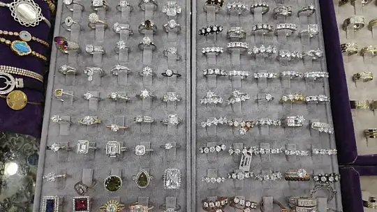Altın arttı, gümüş düğün etti