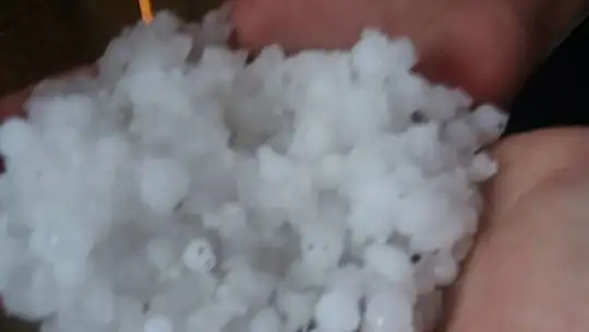 Amasya'da ceviz büyüklüğündeki dolu, tarım alanlarını vurdu