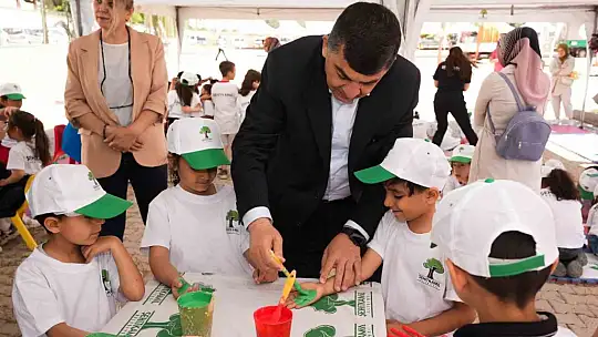 Ana sınıfı öğrencileri, şenlikli havasında mezun oldu