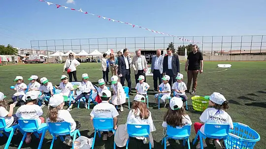 Ana sınıfı öğrencileri, şenlikli havasında mezun oldu