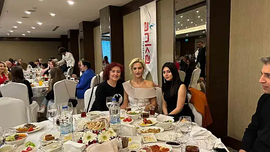 ANKA hekimleri Tıp Bayramı'nda yemekte bir araya geldi