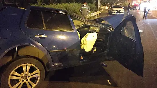 Ankara'da aydınlatma direklerine bakım yapan işçilere araba çarptı: 1 ölü, 3 yaralı