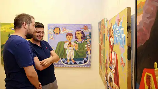 Anneler ve çocuklar temalı resim sergisi