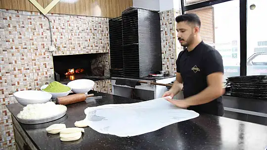 Antep fıstığı ve kaymağın buluştuğu lezzet: Katmer