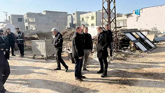 Araban'da acil ağır hasarlı binaların yıkımına başlandı