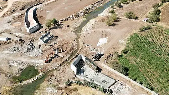 Araban'da çökme tehlikesi bulunan köprü yenileniyor