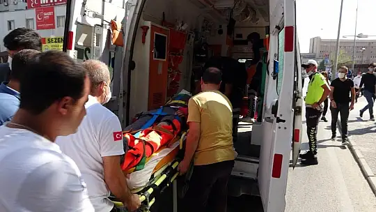 Araca çarpmamak için manevra yaptı, motosikleti devirdi