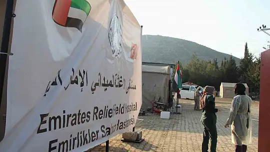 Arap Emirlikleri'nin kurduğu sahra hastanesi depremzedelere şifa oldu