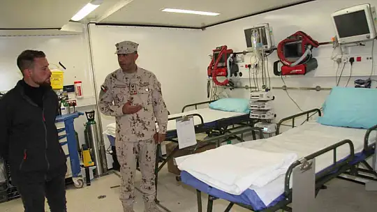 Arap Emirlikleri'nin kurduğu sahra hastanesi depremzedelere şifa oldu