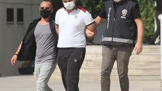 Arkadaşını, sosyal medyada kendisine hakaret ettiği için öldürmüş