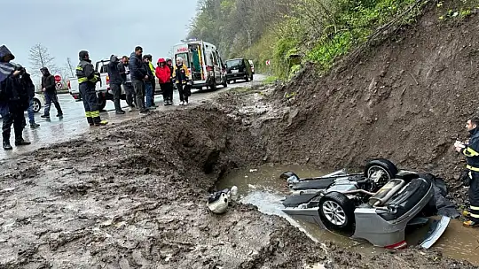 Artvin'de menfeze düşen araçta iki kişi can verdi
