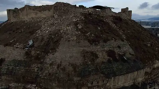 Asırlık Gaziantep kalesi yıkıldı