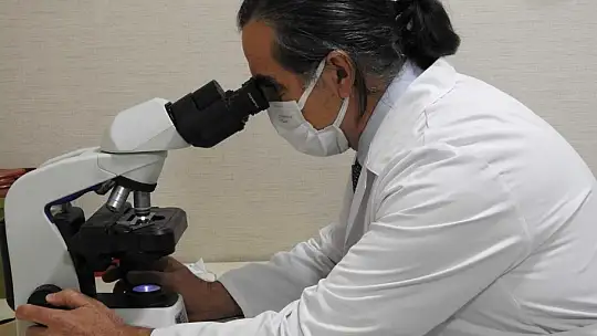 Aşıyı geciktirdiği için korona virüse yakalanan profesörden aşı olun çağrısı
