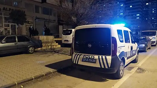 Asma kattan düşen bina görevlisi hayatını kaybetti