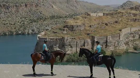 Atlı jandarma birlikleri turistik yerlerde devriye görevi icra etti
