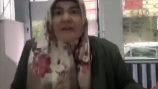 Aile sağlığı merkezinde maskesiz girmek istedi doktoru darp etti
