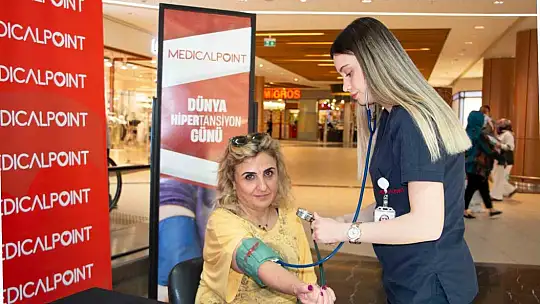 AVM'de hipertansiyon standı
