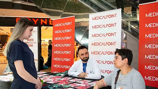 AVM'de hipertansiyon standı