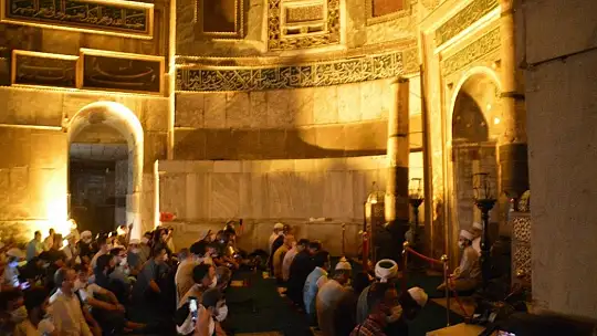 Ayasofya Camii'nde ilk sabah namazı kılındı