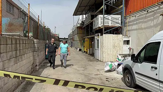 Aynı fabrikada çalıştığı arkadaşını öldürdükten sonra intihar etti