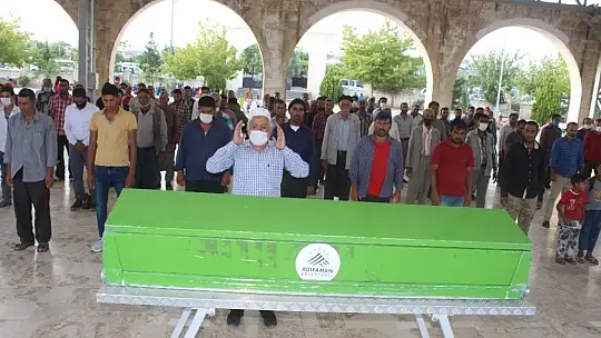 Aynı tabutta cenaze namazları kılınan kuzenler defnedildi