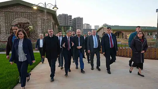 Bak ile Erdoğan, D.T. Şehitkamil Sahnesi ve AGRO Park'ı inceledi