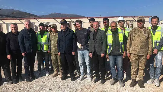 Bakan Akar Nurdağı'nda incelemelerde bulundu